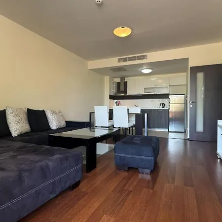 Sunny Family Sluneční pobřeží