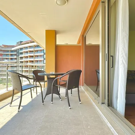 Sunny Family Apartment