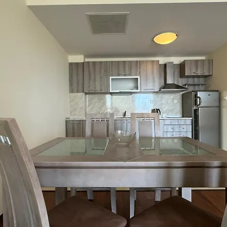 Sunny Family Sluneční pobřeží